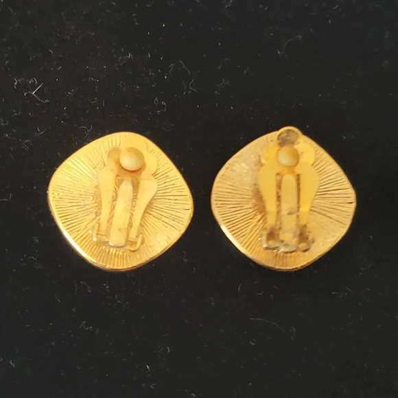 Vintage Estate Clip On Earrings Gold Tone Brown Orange Stone 7/8" - Picture 2 of 2